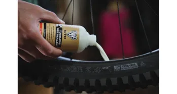 WTB bezdušový tmel TCS Tubeless Tire Sealant 32oz (946 ml)