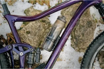 Láhev na kolo Fidlock s magnetickým držákem, tmavá velikost 450ml