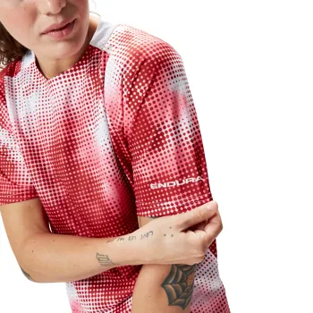 Endura dámský dres Pixel Cloud Tee LTD Granátové Jablko