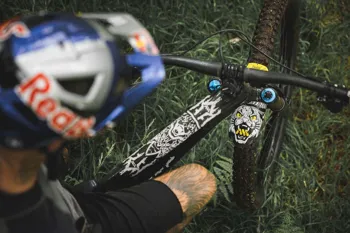 AMS Mud blatníček Kriss Kyle