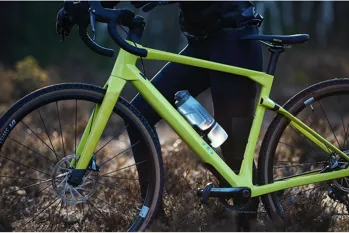 Láhev na kolo Fidlock s magnetickým držákem, tmavá velikost 450ml